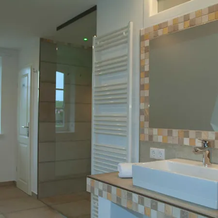 - 100 M Zum Yachthafen Appartement *