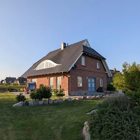 - 100 M Zum Yachthafen